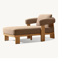 Chaise longue d'extérieur en teck massif au design moderne avec coussin en mousse haute densité pour villa de luxe et terrasse d'hôtel de charme