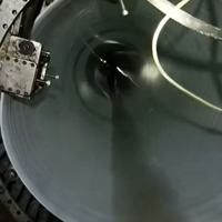Machine de réparation sans tranchée pour canalisations d'égouts municipales, avec cage en spirale en acier et plastique DN300-5000 et bande de verrouillage pour système tuyau dans tuyau