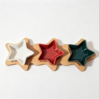 Assiettes et plateaux à trempette en céramique, style européen mignon, motifs étoiles et cœurs de Noël irréguliers, pour collations, desserts et thé de l'après-midi, avec base en bambou