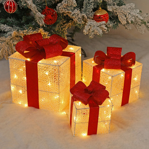 Set di 3 Scatole Regalo Natalizie Luminose di Lusso dalla Fabbrica di Yiwu, Confezioni Regalo con Fiocco e Articoli Decorativi per Gonna Albero di Natale - Product Image 3