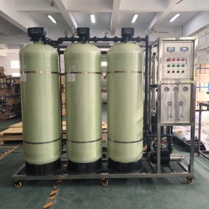 Système de traitement d'eau RO industriel personnalisé 2000 LPH, installation d'osmose inverse à passage unique pour la production d'eau potable commerciale - Product Image 3
