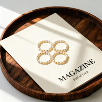 InsC-Style Elastischer Ring mit Winzigen Perlen und Natürlichen Weißen Süßwasserperlen, Elegantes Ovales Design - Raffiniert und Professionell