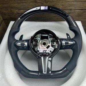 Volant en cuir LED en fibre de carbone personnalisé en usine pour <span class=keywords><strong>BMW</strong></span> F10 F20 F30 E90 M3 M5 F11 F32 F36 F31 F25 F80 F82 Édition Sport - Product Image 1
