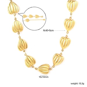 Collar Personalizable al por Mayor con Colgante de Corazón Texturizado en Acero Inoxidable Chapado en Oro PVD de 18K, Joyería de Moda - Product Image 2