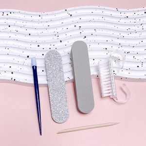 Kit de manucure portable 6 pièces : lime à ongles, bande de polissage, brosse à cuticules, outil d'élimination des peaux mortes, kit de soin des ongles Rose - Product Image 3