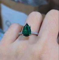 Style classique grande goutte d'eau Design cristal vert zircon cubique bagues pour bagues en argent plaqué en forme de poire WomenGJZ0281