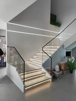 Treppenglas-Stufen Maßanfertigung Moderne Luxuriöse Innenbalkon-Geländer Ultraklares Villa-Stahlplatten-Kanalgeländer