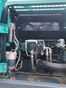 Pelle pelleteuse d'occasion sur chenilles d'origine Kobelco sk200, excavatrice d'occasion fabriquée au Japon à vendre - Product Image 4