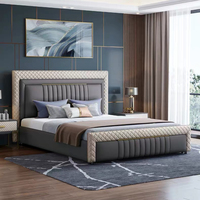 Lit King Size Moderne de Luxe Capitonnée avec Tête de Lit Large en Tissu et Bordure Dorée, Cadre en Bois Massif pour Villa, Hôtel Boutique, Chambre à Coucher