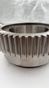 4350265043 Rueda dentada de acero de aleación de precisión con diseño de dientes reforzados para transmisión de potencia de alta resistencia en maquinaria minera - Product Image 3