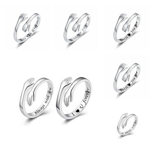 Venta al por mayor Hot Hug Me Rings <span class=keywords><strong>para</strong></span> pareja Hugging Hand Rings I Love You Forever Hug Ring banda ajustable joyería regalo <span class=keywords><strong>para</strong></span> chicas adolescentes - Product Image 4