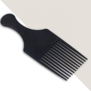 Peignes <span class=keywords><strong>afro</strong></span> professionnels noirs à dents larges avec manche en plastique pour hommes, marque privée, vente en gros pour salon de coiffure - Product Image 1