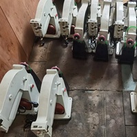 Machine à coudre de coupe de semelle intérieure en cuir de bord de chaussures en caoutchouc industriel résistant d'entraînement direct d'usine de QK-323