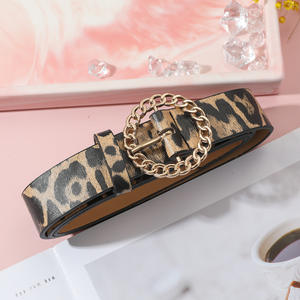 Gran oferta <span class=keywords><strong>de</strong></span> moda <span class=keywords><strong>de</strong></span> lujo al por mayor 4 Uds joyería para mujer estilo estampado <span class=keywords><strong>de</strong></span> <span class=keywords><strong>leopardo</strong></span> <span class=keywords><strong>gafas</strong></span> bolsa cinturón reloj <span class=keywords><strong>de</strong></span> cuarzo conjunto caja <span class=keywords><strong>de</strong></span> regalo para mujer - Product Image 5