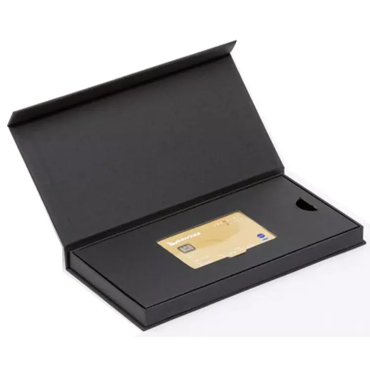 Custom Kartonnen Verpakking Zwarte Magneet Sluiting Vip Card Geschenkdoos Goud Folie Logo Credit Kaarthouder Dozen