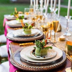 Assiette de présentation élégante en <span class=keywords><strong>verre</strong></span> transparent avec bord doré et perles, 32 cm, pour mariage et réception, vente en gros - Product Image 4
