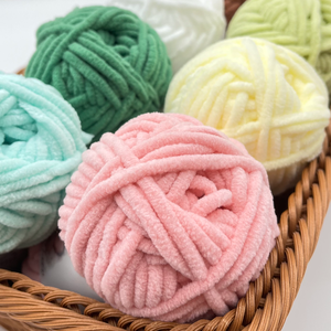Berat Logo kustom sensy halus serat mikro chunky chenille selimut benang lembut dan halus benang tangan Crochet benang rajut bayi - Product Image 2