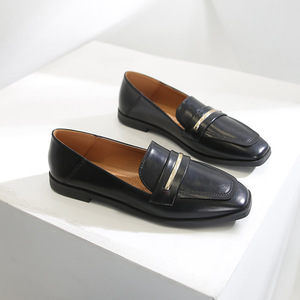 Mocassins à talon épais pour femmes <span class=keywords><strong>Petites</strong></span> <span class=keywords><strong>chaussures</strong></span> en cuir pour femmes Style britannique Semelle plate <span class=keywords><strong>Chaussures</strong></span> simples Grande taille <span class=keywords><strong>Chaussures</strong></span> pour femmes - Product Image 6