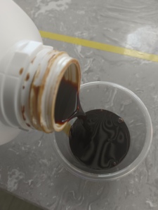 مركز نكهة التمر الهندي السائل، خلاصة فاكهة للمشروبات الغازية، عصير مستخلص التمر الهندي في زجاجات، معتمد من نظام تحليل المخاطر ونقاط التحكم الحرجة (HACCP) للأغذية - Product Image 4