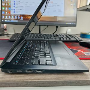 Bán Buôn Sử Dụng Máy Tính Xách Tay De LL Vĩ Độ 7290 Elite Siêu Nhẹ Kinh Doanh Chiến Binh Intel Core I5-8250U Gen Hiệu Suất 8 + 256GB - Product Image 2