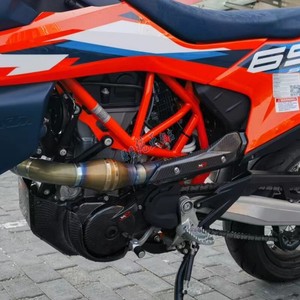 Protection d'échappement en fibre de carbone pour Husqvarna 701 <span class=keywords><strong>SM</strong></span>/Enduro pour <span class=keywords><strong>690</strong></span> SMC R 16 - Product Image 5