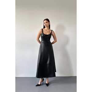 Robe de soirée en cuir noir à bretelles, vente en gros - Product Image 6