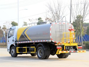 Camión Cisterna de Agua Dongfeng 4X2 de 10000L Directo de Fábrica para Limpieza de Carreteras, Control de Polvo y Jardinería Municipal - Product Image 2