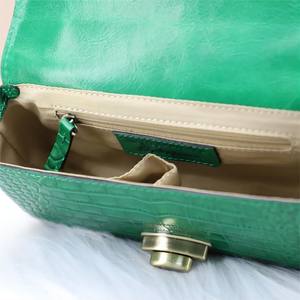 Borsa a tracolla da donna in pelle <span class=keywords><strong>rosa</strong></span> goffrata di coccodrillo di lusso di nuova moda 2025 - Product Image 5