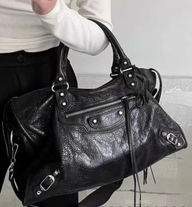 Borsa a Mano Le City da Donna in Vera Pelle Borse e Borsette di Lusso Firmate con Borchie Stile Motociclista - Product Image 6
