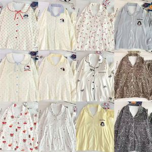 Ensembles de vêtements de nuit <span class=keywords><strong>2020</strong></span> #   Pyjama pour femmes en <span class=keywords><strong>velours</strong></span> double face à manches longues, cardigan, col châle, costume chaud de dessin animé - Product Image 1