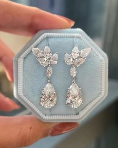 ต่างหูเพชรทรงลูกแพร์ 15 กะรัต เพชรเลี้ยงในห้องปฏิบัติการ ชุบทองคำขาว 14K รับรองโดย IGI หรูหรา เหมาะสำหรับงานแต่งงาน งานเลี้ยง ของขวัญเครื่องประดับชั้นดี - Product Image 6