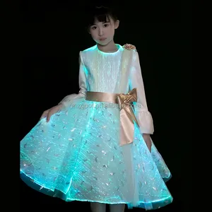 Mode populaire led allumer la fibre optique filles robes de mariée de demoiselle d'honneur pour la fête d'anniversaire de spectacle et etc