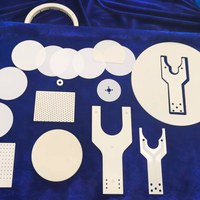 Bras robotisé en céramique d'alumine de haute pureté pour le transfert de plaquettes semi-conductrices, usinage sur mesure