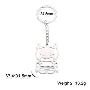 Porte-clés en acier inoxydable 304 avec pendentif <span class=keywords><strong>Batman</strong></span> creux en acier titane de l'usine Yiwu Ge Xiang - Product Image 4