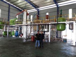 Máquina de Refinación de Aceite de Motor Diésel para Reciclaje de Aceite Usado TONGRUI <span class=keywords><strong>con</strong></span> <span class=keywords><strong>Flujo</strong></span> de 500-30000L/D - Product Image 2