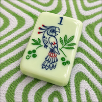 Ubin Mahjong Akrilik Lapis Tunggal Hijau Muda Klasik Desain Naga Bunga Set Ubin Mahjong Amerika untuk Permainan Santai Keluarga