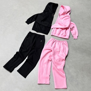 Ensemble de survêtement streetwear unisexe personnalisé en molleton bouclette, comprenant un pantalon de jogging coupe ample et un sweat à capuche zippé - Product Image 1