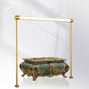 Maßgefertigte Moderne Aluminium-<span class=keywords><strong>LED</strong></span> Luxus-Schmuckvitrine mit Drehbarem Beleuchtungssystem, Theken-Showcase mit Goldfinish - Product Image 2