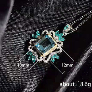 Collana con Ciondolo in Pietra Blu Oceano per Donne, Gioiello Scintillante alla Moda per Uso Quotidiano, Regalo - Product Image 5