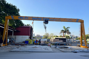 พร้อมส่ง INOVIC CRM Goliath Crane / Portal Crane 1050 ตัน สีเหลือง |   โซลูชันการยกของอุตสาหกรรมคุณภาพสูงสำหรับงานหนัก - Product Image 1