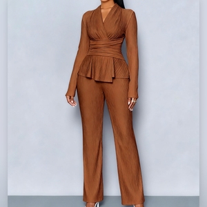 ชุดเซ็ต 2 ชิ้นแฟชั่นสำหรับผู้หญิงมาใหม่รับซัมเมอร์: เสื้อแขนยาวสีพื้นทรงเข้ารูปช่วยพรางหุ่น พร้อมกางเกงขายาวลำลอง - Product Image 2