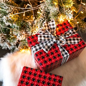 Custom Eco-Friendly Recyclable Double-Sided Red Black Plaid Stars Pattern Waterproof Gift <b>Wrap</b> <b>Paper</b> <b>Roll</b> Art <b>Paper</b> Packaging - Product Image 4