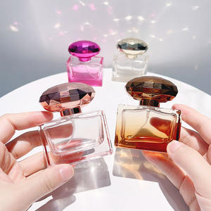 Atomizador de Perfume Recargable de 30 ml con Rosca, Atomizador Cosmético Vacío con Bomba de Presión, Botellas de Perfume de Viaje Coloridas - Product Image 4