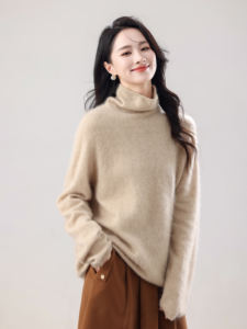 Semplici colori solidi sono adatti per la stratificazione sotto i maglioni di Cashmere a collo alto bianchi da donna - Product Image 3