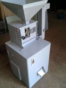 Macchina Professionale ad Alta Efficienza per Sbucciare Chicchi di Caffè/Macchina per Sgusciare Chicchi di Caffè/Impianto di Lavorazione Fave di Cacao - Product Image 4