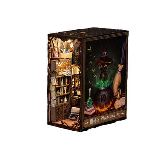 Magic Apothecary DIY - Modèle de serre-livres en bois 3D fait main à assembler - Jouet de construction - Cadeau d'anniversaire - À partir de 14 ans - Product Image 5