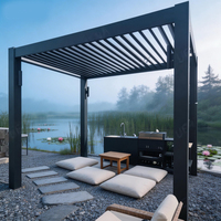 Pérgola Moderna de Aluminio con Palas Giratorias, Control de Sombra Solar, Techo de Láminas Ajustables, Motorizada, Control Remoto, Sensores de Viento y Lluvia, LED