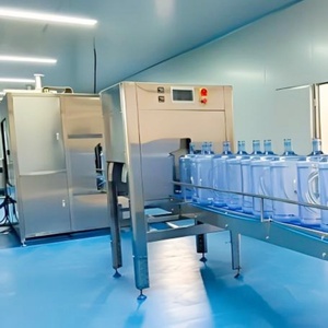 Machine de remplissage automatique de bouteilles de 20 L (5 gallons) 300 BPH, avec laveuse de barils et machine de bouchage et de scellage pour bouteilles d'eau de 5 gallons - Product Image 1