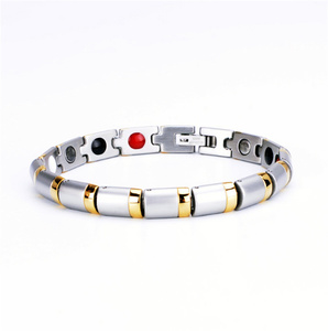 Pulsera de acero inoxidable para hombre con chapado en oro y patrón de forma de llave Accesorios creativos con piedra de circón - Product Image 2