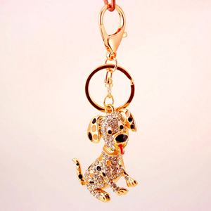 Accessoires de décoration en métal de luxe personnalisés, pendentif de porte-clés de voiture en forme de chien mignon en cristal et diamant - Product Image 3